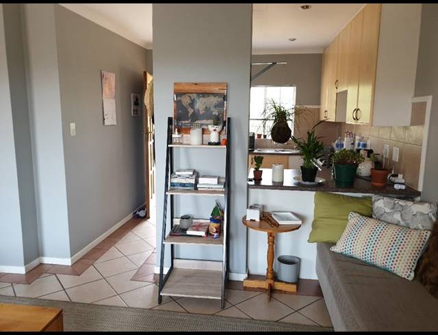 2 BEDROOM APARTMENT FOR SALE IN MOOIKLOOF RIDGE ESTATE